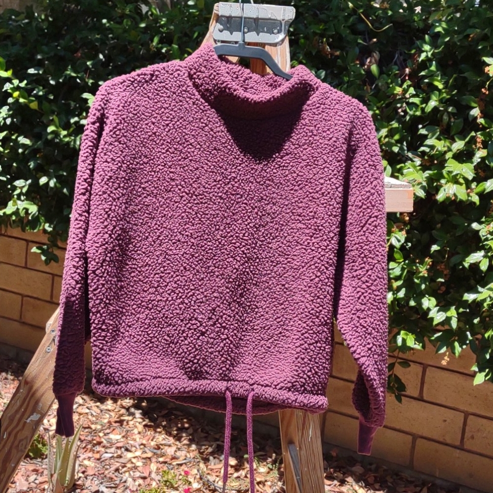 Hippy Rose Teddy Bear Mock Neck Sweatshirt M